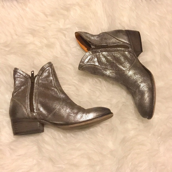 Seychelles Metallic Silver Distressed Ankle Boots - Picture 3 of 10